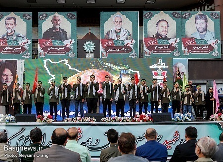 اجتماع مردمی بزرگداشت «حبیب حرم، سرلشکر شهید حسین همدانی» در میدان امام حسین برگزار شد