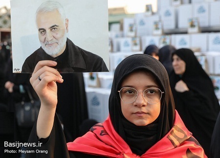اجتماع مردمی بزرگداشت «حبیب حرم، سرلشکر شهید حسین همدانی» در میدان امام حسین برگزار شد