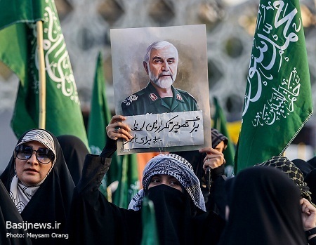 اجتماع مردمی بزرگداشت «حبیب حرم، سرلشکر شهید حسین همدانی» در میدان امام حسین برگزار شد