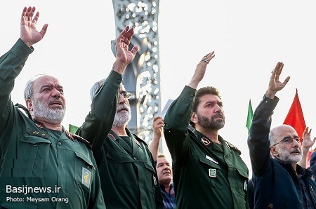 اجتماع مردمی بزرگداشت «حبیب حرم، سرلشکر شهید حسین همدانی» در میدان امام حسین برگزار شد