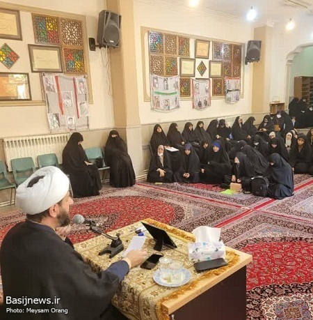 نشست بصیرتی با طلاب بسیجی حوزه های علمیه بانو امین و نورالزهرا (س)