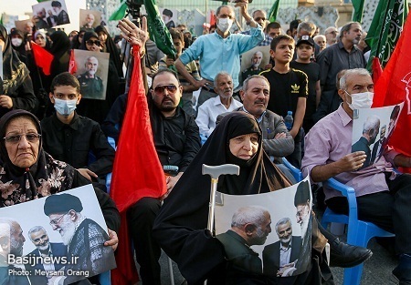 اجتماع مردمی بزرگداشت «حبیب حرم، سرلشکر شهید حسین همدانی» در میدان امام حسین برگزار شد