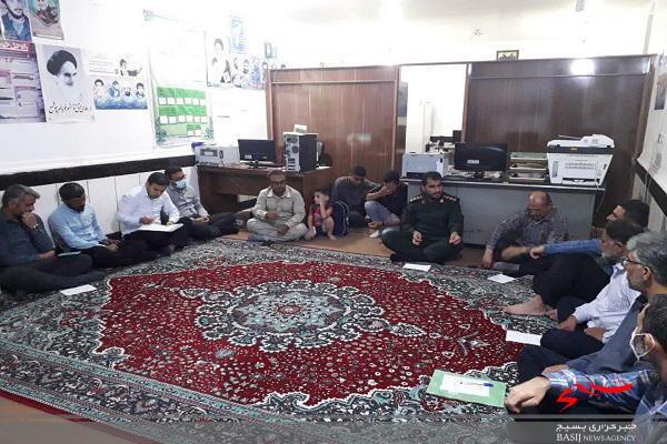 امنیت جامعه مدیون نیروهای نظامی و دستگاههای امنیتی است امنیت جامعه مدیون نیروهای نظامی و دستگاههای امنیتی است