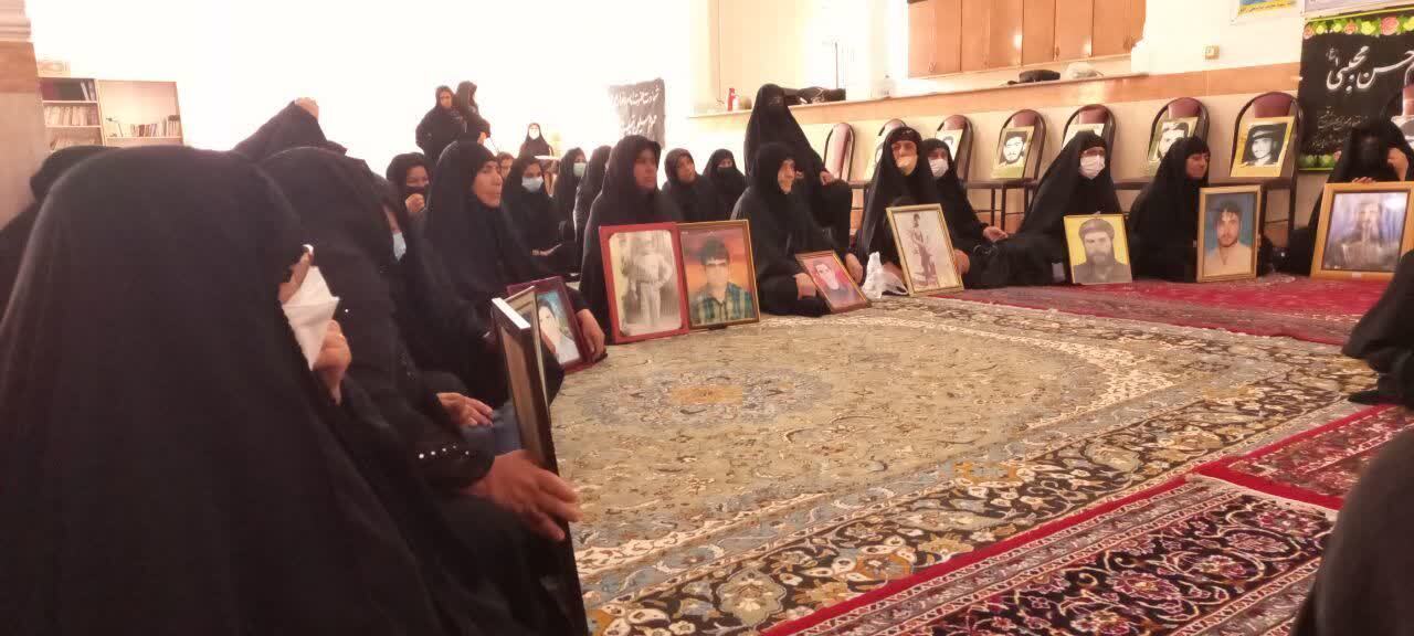 برگزاری دو مراسم یادواره شهدای زن محلات و برنامه ی دورهمی مادران وهمسران شهدا و مادران امروزی برگزاری دو مراسم یادواره شهدای زن محلات و برنامه ی دورهمی مادران وهمسران شهدا و مادران امروزی