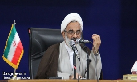 برخی خواص در فتنه اخیر سقوط کردند