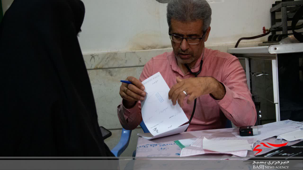 ۴۸۰ جهادگر سلامت در استان قم خدمت رسانی می کنند
