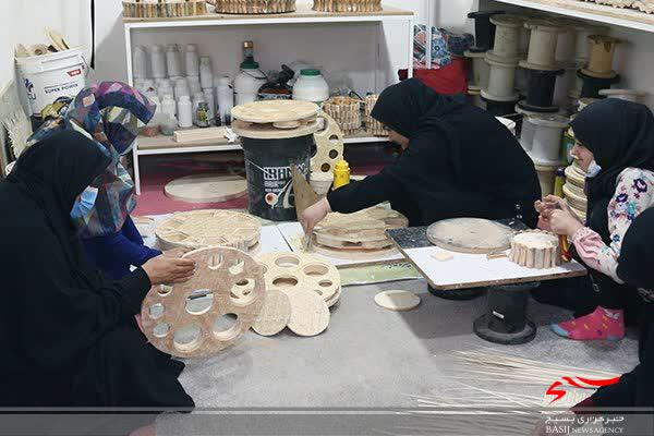 حمایتهای بسیج سازندگی شهرستان دشتی با هدف کارآفرینی جوانان/ اشتغالآفرینی برای ۳۶ نفر توسط کارگاه تولید ظروف چوبی حمایتهای بسیج سازندگی شهرستان دشتی با هدف کارآفرینی جوانان/ اشتغالآفرینی برای ۳۶ نفر توسط کارگاه تولید ظروف چوبی