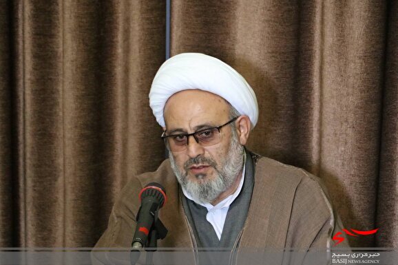 روشنگری علما برای مردم آتش فتنه ها را خاموش می کند/ اهل سنت دل در گروی انقلاب دارند روشنگری علما برای مردم آتش فتنه ها را خاموش می کند/ اهل سنت دل در گروی انقلاب دارند