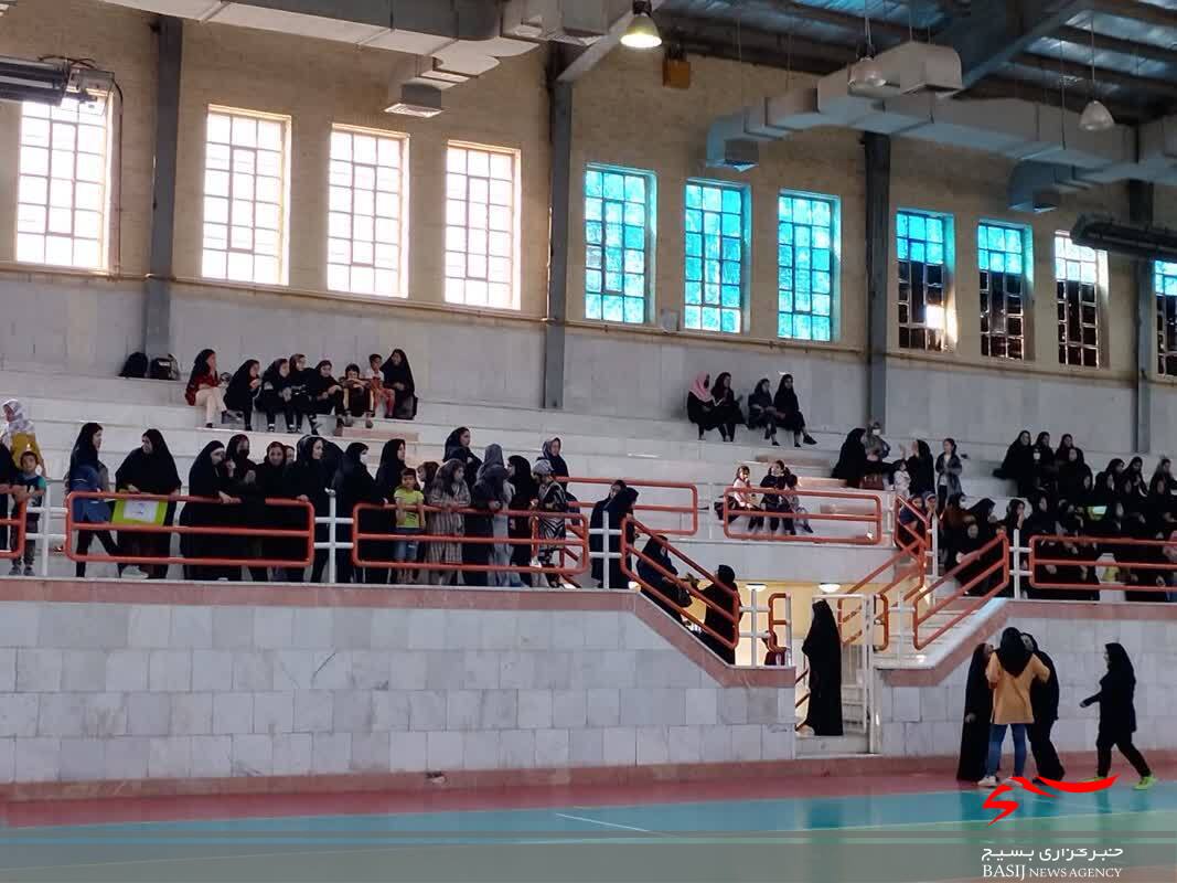 برگزاری اولین جشنواره تفریحی، ورزشی پاییزی بازی های بومی- محلی در شهرستان گچساران برگزاری اولین جشنواره تفریحی، ورزشی پاییزی بازی های بومی- محلی در شهرستان گچساران