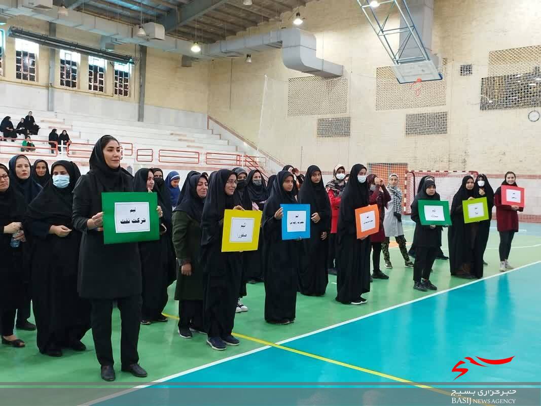 برگزاری اولین جشنواره تفریحی، ورزشی پاییزی بازی های بومی- محلی در شهرستان گچساران برگزاری اولین جشنواره تفریحی، ورزشی پاییزی بازی های بومی- محلی در شهرستان گچساران