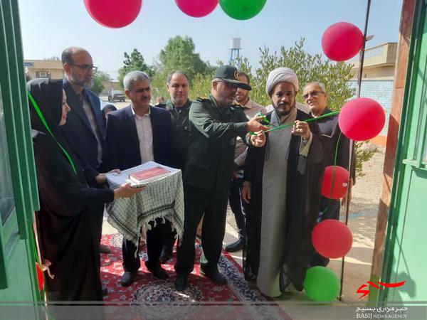 زنگ ایثار و مقاومت در مدارس دلوار به صدا در آمد زنگ ایثار و مقاومت در مدارس دلوار به صدا در آمد