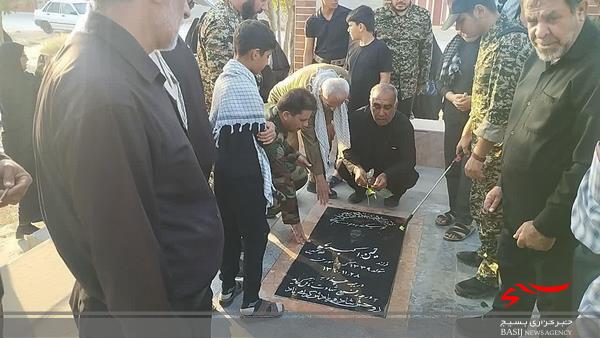 غبار روبی قبور مطهر گلزار شهدای روستای گورک خورشیدی در هفته دفاع مقدس غبار روبی قبور مطهر گلزار شهدای روستای گورک خورشیدی در هفته دفاع مقدس