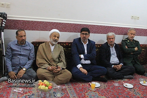 دیدار مسئولین شهرستان دشتستان با خانواده معظم شهیدان به مناسبت هفته دفاع مقدس