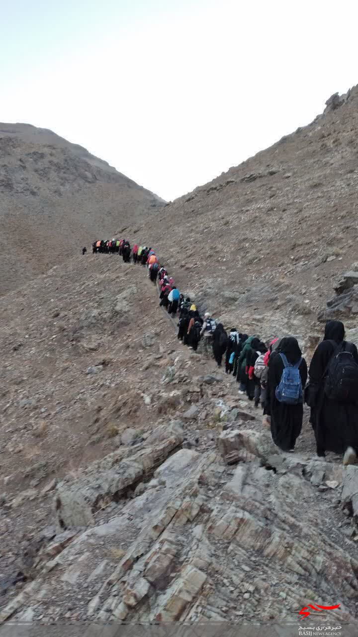 صعود تیم کوهنوردان بسیجی گردان کوثر سپاه فتح استان کهگیلویه وبویراحمد به قله توچال +( تصاویر) صعود تیم کوهنوردان بسیجی گردان کوثر سپاه فتح استان کهگیلویه وبویراحمد به قله توچال +( تصاویر)