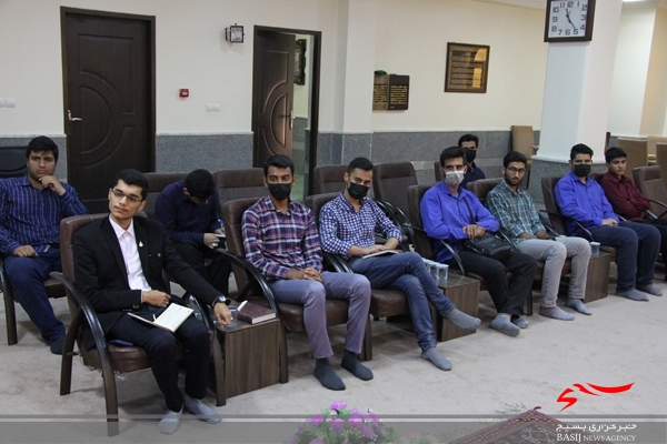 در دیدار امام جمعه بوشهر با دانش آموزان چه گذشت؟ در دیدار امام جمعه بوشهر با دانش آموزان چه گذشت؟