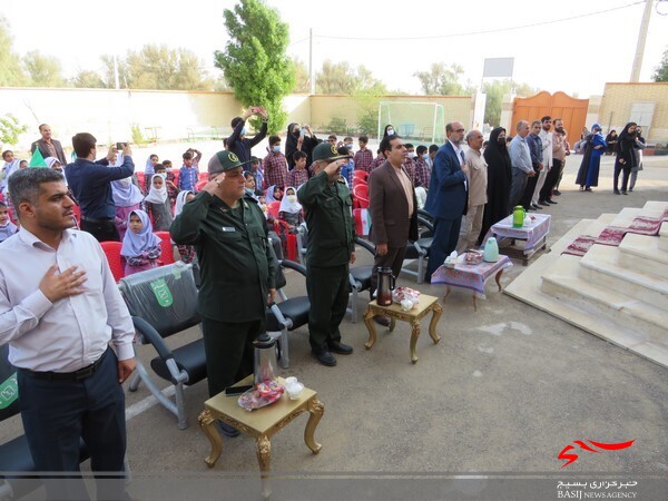 مراسم گرامیداشت 13 آبان در مدرسه شهدای روستای لیلک برگزار شد مراسم گرامیداشت 13 آبان در مدرسه شهدای روستای لیلک برگزار شد