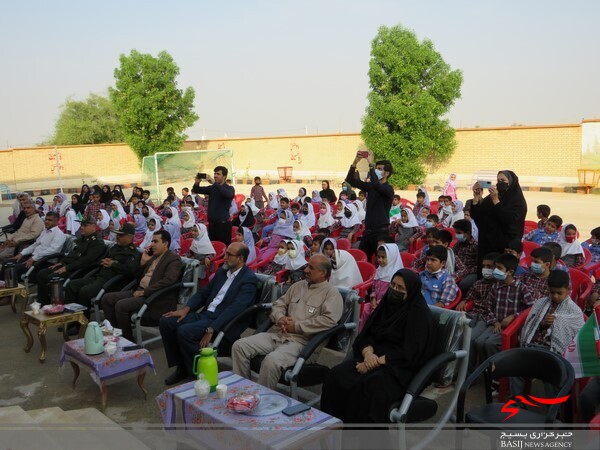 مراسم گرامیداشت 13 آبان در مدرسه شهدای روستای لیلک برگزار شد مراسم گرامیداشت 13 آبان در مدرسه شهدای روستای لیلک برگزار شد