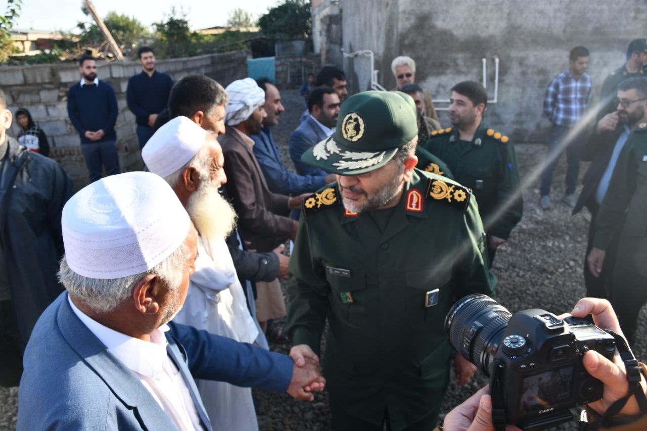 آغاز آیین پروژه آبرسانی به روستای سخی آباد شهرستان آق قلا با حضور سردار سلیمانی آغاز آیین پروژه آبرسانی به روستای سخی آباد شهرستان آق قلا با حضور سردار سلیمانی