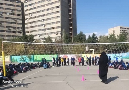 اجرای مسابقات ورزشی و تفریحی در مدرسه شهدای اکباتان
