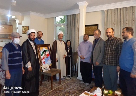 سرکشی از خانواده معزز طلبه شهید غلامعلی پیچک