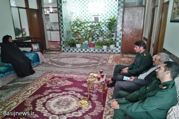 عزت و اقتدار نظام در سایه جانفشانی شهدای والامقام است عزت و اقتدار نظام در سایه جانفشانی شهدای والامقام است