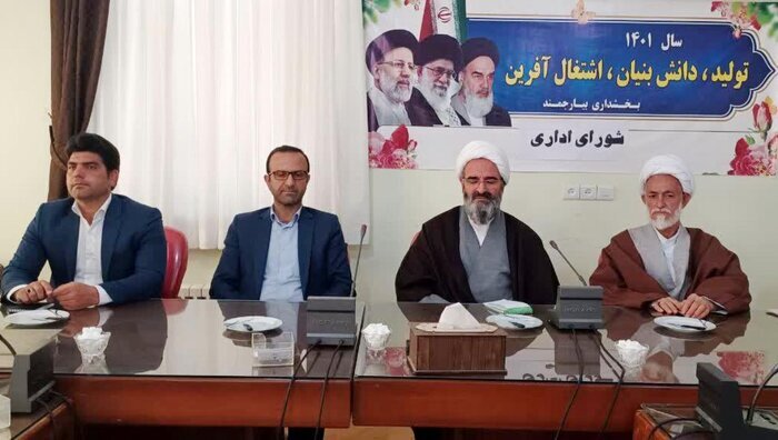 نیمی از مشکلات مردم با حضورمسوولان و پاسخ منطقی به مطالبات آنها، حل می‌شود
