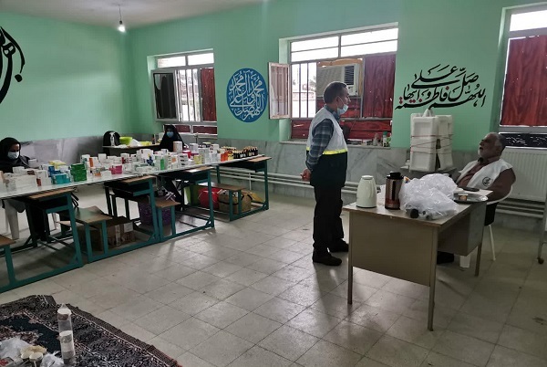 ارائه خدمات پزشکی رایگان به ساکنان روستای فاریاب دشتستان ارائه خدمات پزشکی رایگان به ساکنان روستای فاریاب دشتستان