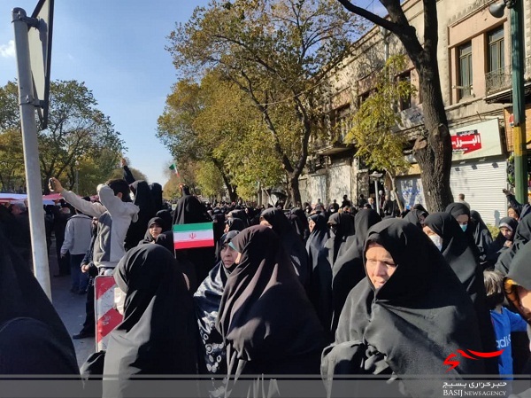 حمایت فوتبالی نمازگزاران تبریز از تیم ملی فوتبال ایران در جام جهانی قطر حمایت فوتبالی نمازگزاران تبریز از تیم ملی فوتبال ایران در جام جهانی قطر