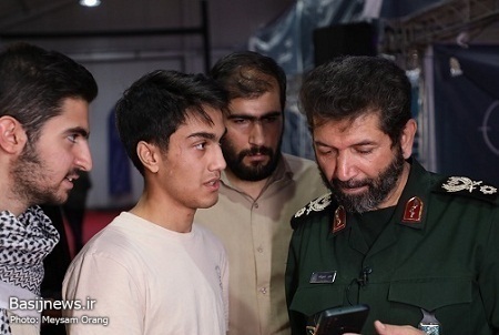 بازدید شهردار تهران و فرمانده سپاه تهران از چهارمین رویداد تولید محتوای دیجیتال بسیج تهران بزرگ