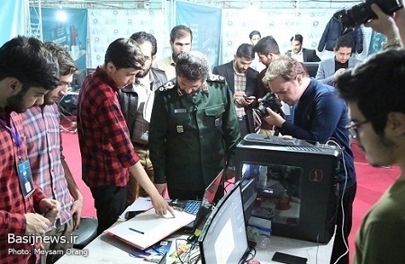 بازدید شهردار تهران و فرمانده سپاه تهران از چهارمین رویداد تولید محتوای دیجیتال بسیج تهران بزرگ