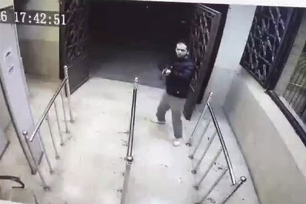 حال تروریست حادثه شاهچراغ وخیم است حال تروریست حادثه شاهچراغ وخیم است