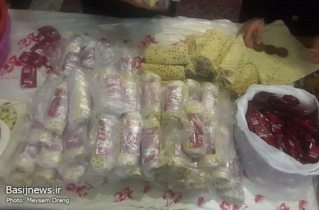 خدمت رسانی بسیجیان ناحیه شهید بهشتی به مدافعان امنیت در سطح شهر