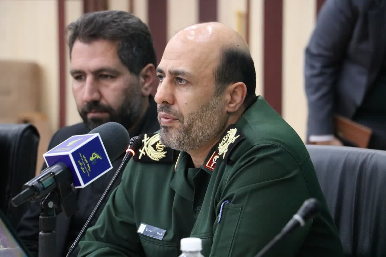 خون پاک شهدای مدافع امنیت، به نظام و انقلاب آبرو بخشید خون پاک شهدای مدافع امنیت، به نظام و انقلاب آبرو بخشید