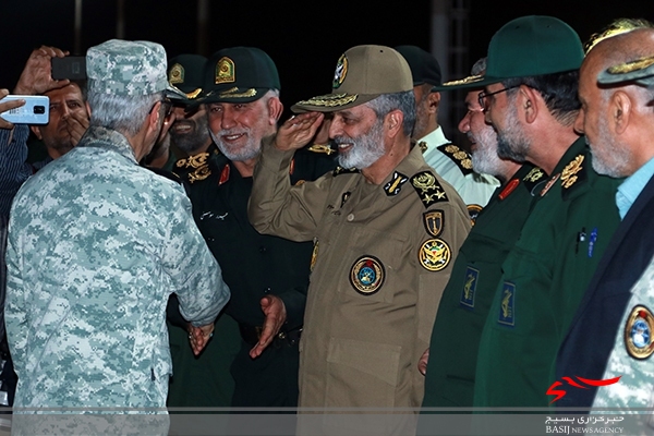 رئیس ستاد کل نیروهای مسلّح وارد استان بوشهر شد رئیس ستاد کل نیروهای مسلّح وارد استان بوشهر شد