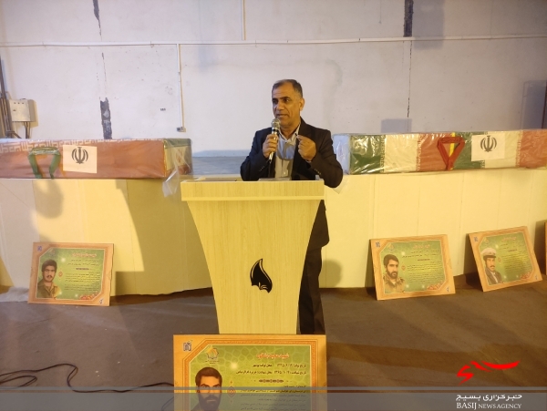 دانش آموزان طلایه داران آینده نظام هستند دانش آموزان طلایه داران آینده نظام هستند