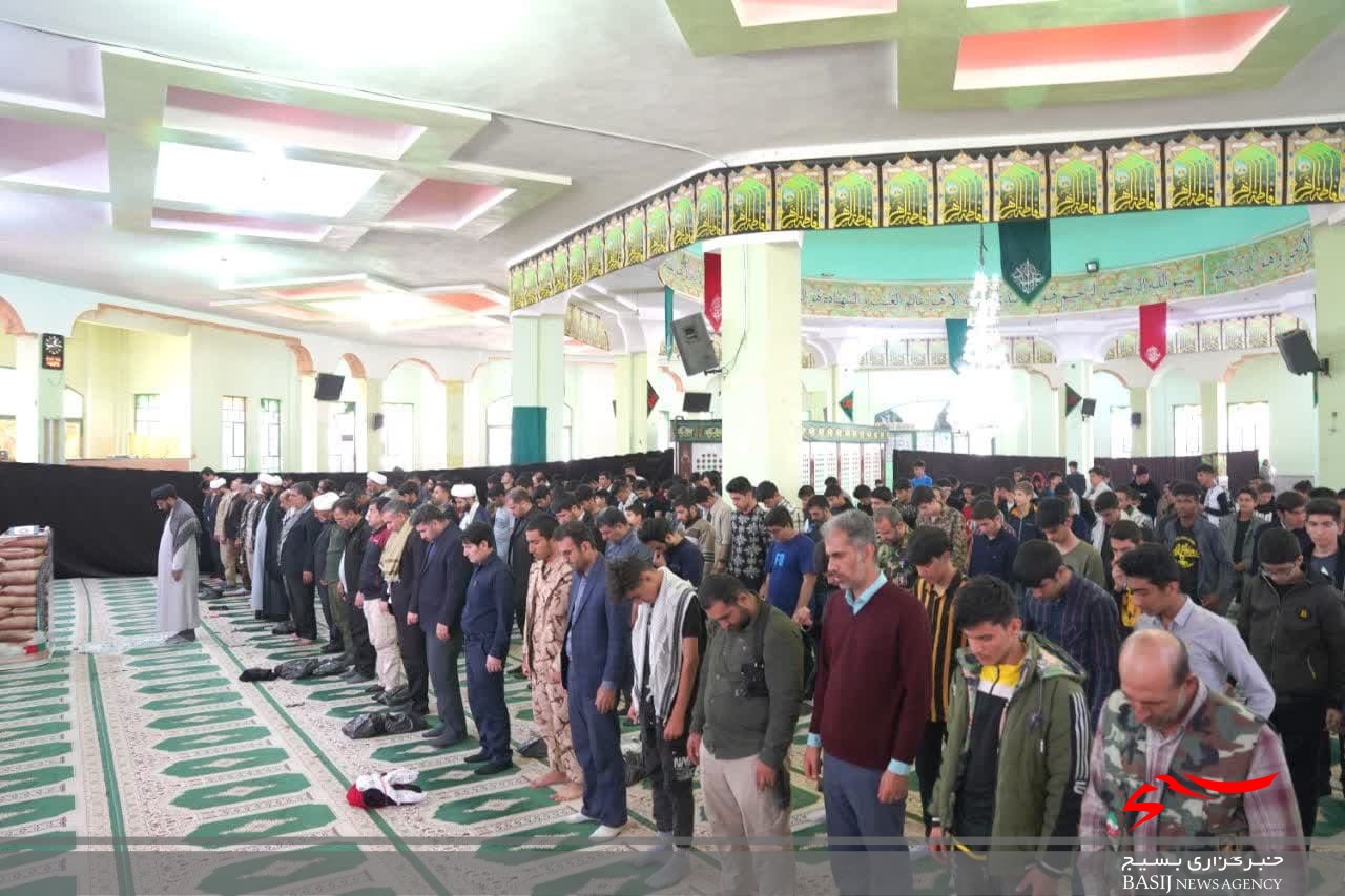 بازدید دانش آموزان لرستانی از مناطق عملیاتی جنوب