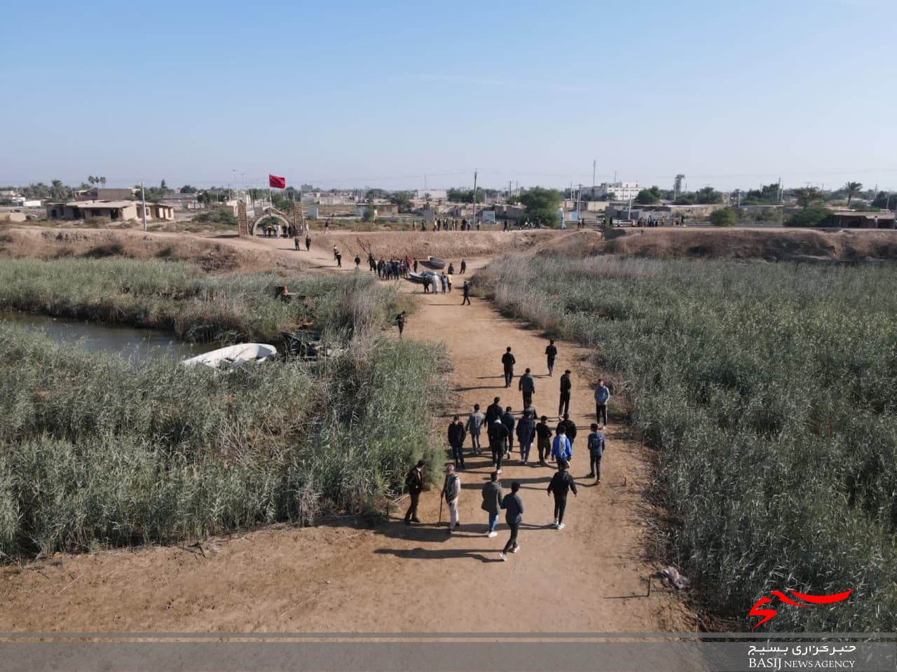 بازدید دانش آموزان لرستانی از مناطق عملیاتی جنوب