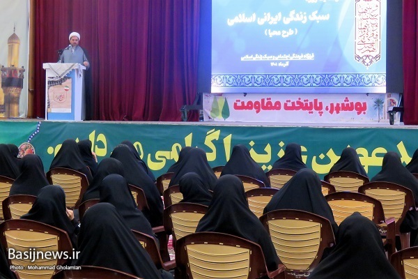 پوشش عفیفانه امنیت را در جامعه به وجود میآورد پوشش عفیفانه امنیت را در جامعه به وجود میآورد