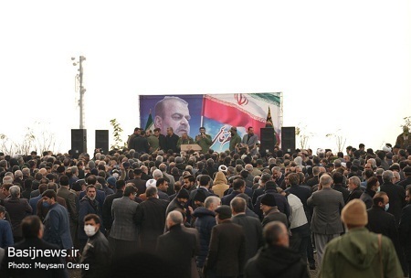 برگزاری مراسم تشییع پیکر رستم قاسمی با حضور فرماندهان سپاه در شهرک شهید محلاتی تهران