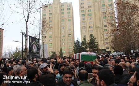 برگزاری مراسم تشییع پیکر رستم قاسمی با حضور فرماندهان سپاه در شهرک شهید محلاتی تهران
