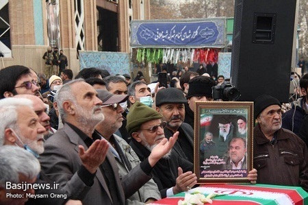 برگزاری مراسم تشییع پیکر رستم قاسمی با حضور فرماندهان سپاه در شهرک شهید محلاتی تهران