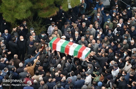 برگزاری مراسم تشییع پیکر رستم قاسمی با حضور فرماندهان سپاه در شهرک شهید محلاتی تهران