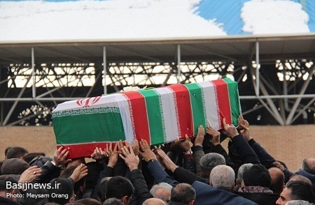 برگزاری مراسم تشییع پیکر رستم قاسمی با حضور فرماندهان سپاه در شهرک شهید محلاتی تهران