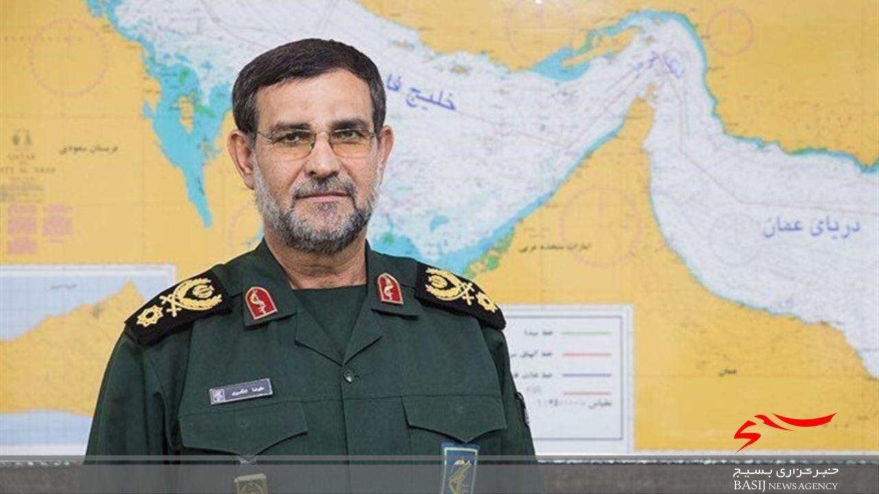دشمن برای تسخیر جزایر ایرانی باید از روی جسد ما رد شود دشمن برای تسخیر جزایر ایرانی باید از روی جسد ما رد شود