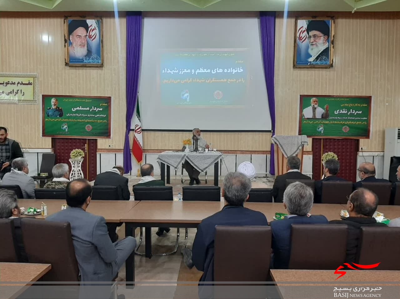کوملهها اجیرشدگان آل سعود هستند / دشمنان جرات حمله به ایران را ندارند کوملهها اجیرشدگان آل سعود هستند / دشمنان جرات حمله به ایران را ندارند