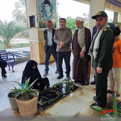 مراسم تجدید میثاق و عطرافشانی قبور مطهر شهدای شهر برازجان مراسم تجدید میثاق و عطرافشانی قبور مطهر شهدای شهر برازجان