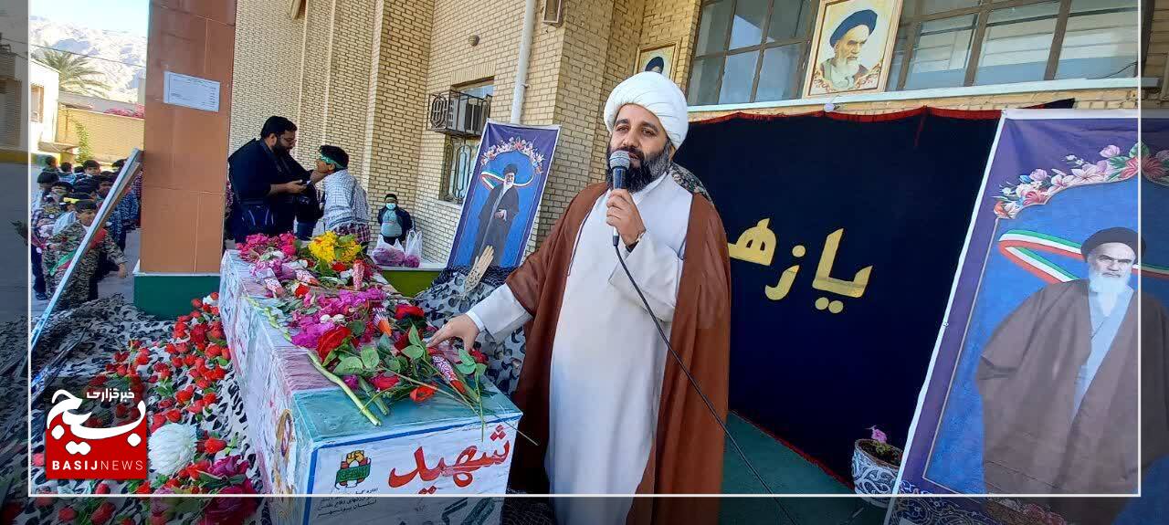 مراسم استقبال از شهید گمنام در آبدان برگزار شد مراسم استقبال از شهید گمنام در آبدان برگزار شد