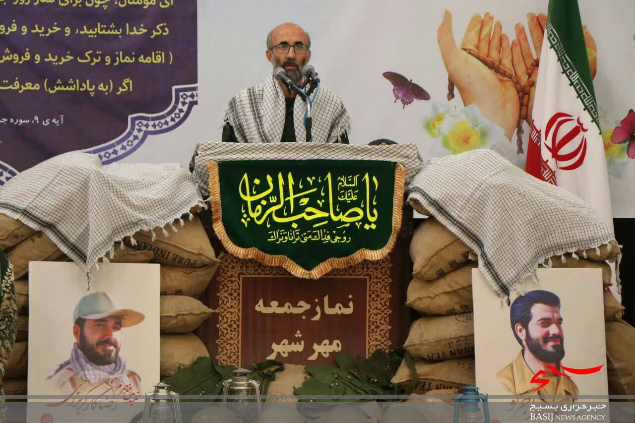 افراد با هر فکر و سلیقه ای در بسیج کنار هم جمع می شوند افراد با هر فکر و سلیقه ای در بسیج کنار هم جمع می شوند