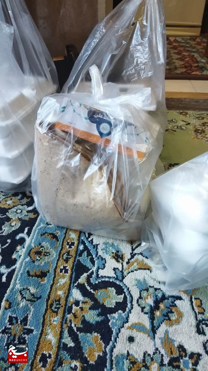 انفاق خانوادگی در کلبههای کرامت محله باقریه پردیسان قم انفاق خانوادگی در کلبههای کرامت محله باقریه پردیسان قم