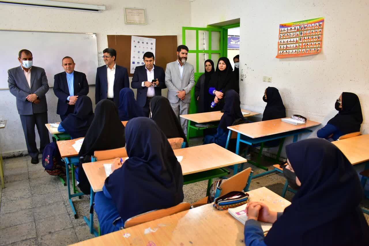 بازدید سرزده معاون سیاسی استاندار کهگیلویه و بویراحمد از مدارس شهر یاسوج